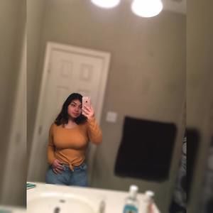 Meet your Posher, Rena